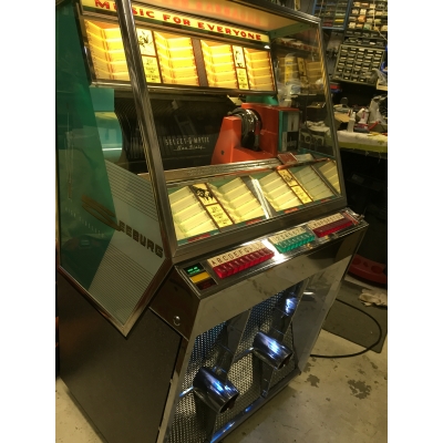 SEEBURG MODEL 161 JUKEBOX (1958) - SJ-161